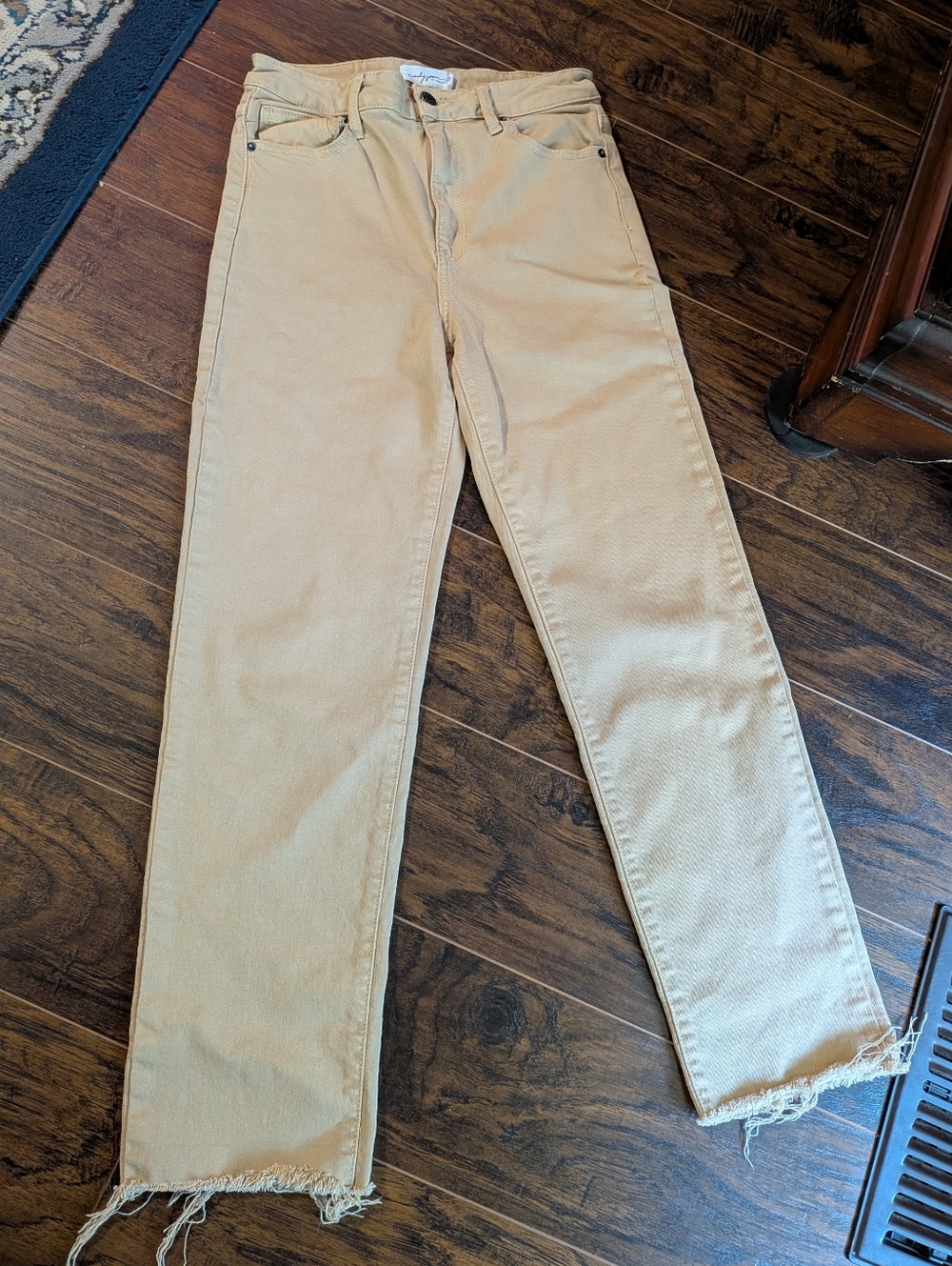 Carly Jean Los Angeles Mer Khakis